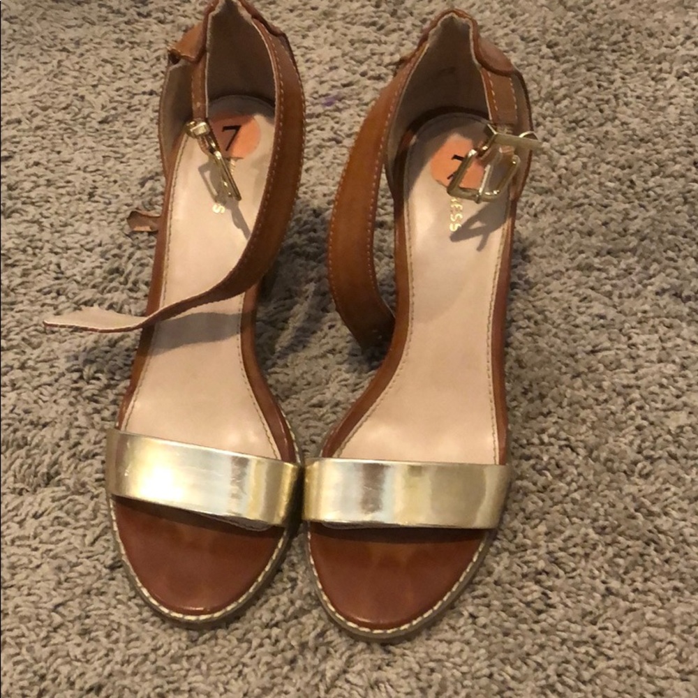 Camel/gold block heel